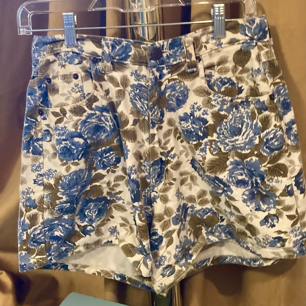 Vintage High waisted floral shorts 90s
